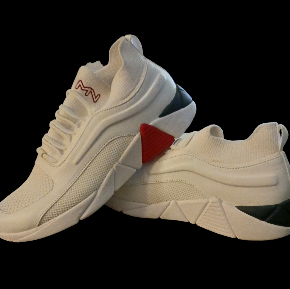 NEW Mark Nason Los Angeles womens Fashion Sneaker, Size 10 Never worn